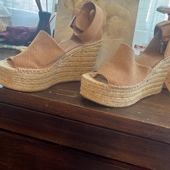 Marc Fisher wedge sandals - Picture 5 of 6